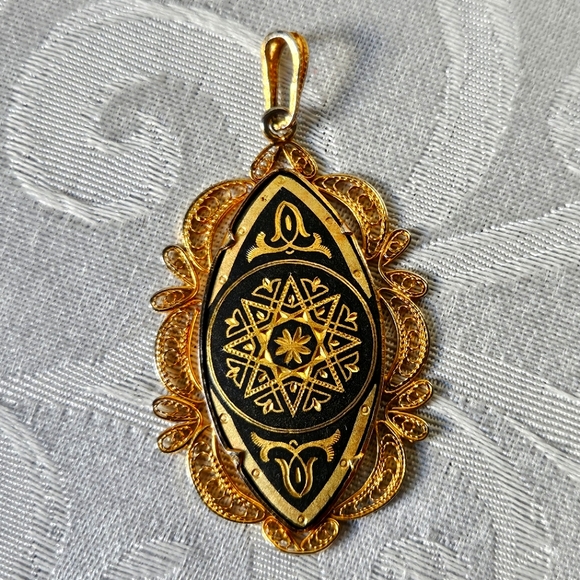 Vintage Damascene Etched Floral Design Gold Tone Pendant - Picture 1 of 7